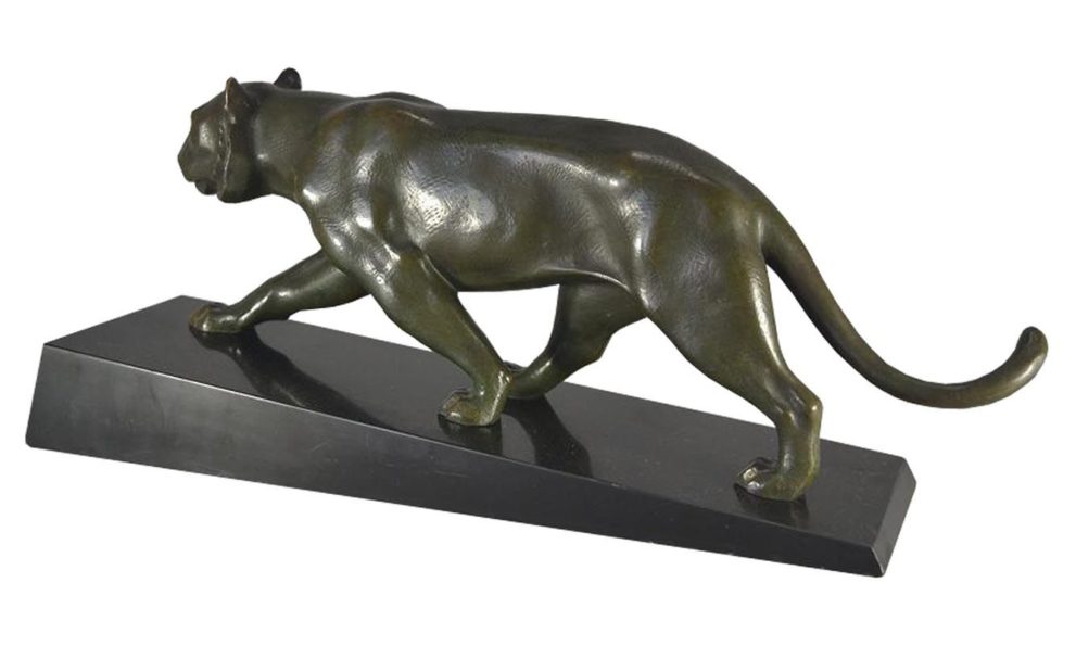 Kubistische Art Deco Skulptur einer Löwin, Bronze, patiniert. Signiert Elsouk.