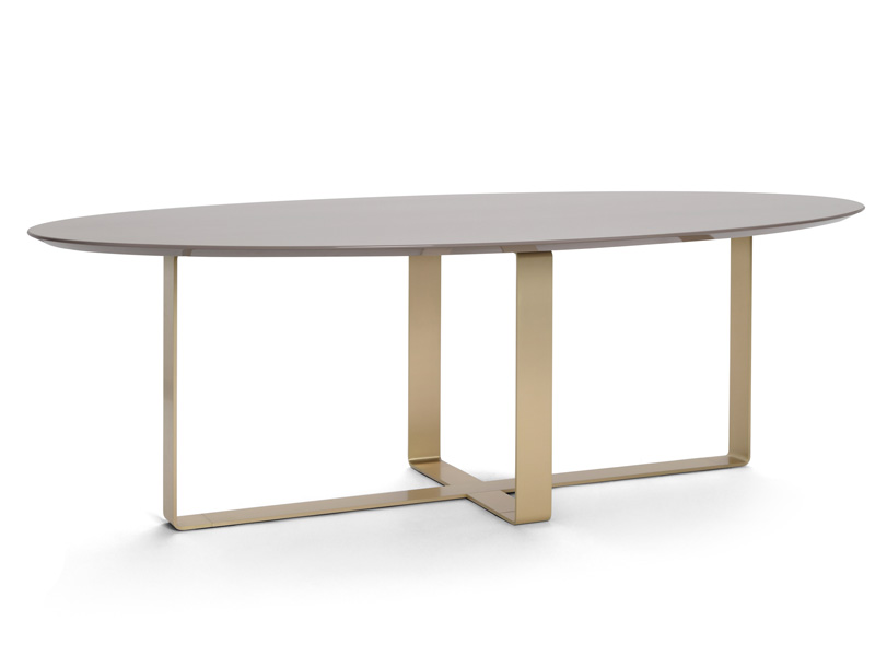 Tisch Pierre oval. Produktansicht